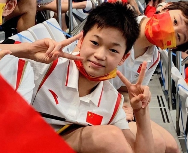 练俊杰|格斗冠军晒与全红婵合照!红姐说自己是奥运冠军,他却说小孩不能说谎