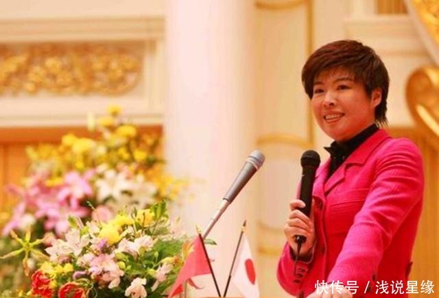 唾弃|从国学大师到万人唾弃,于丹到底做了什么,竟在北大被人轰下讲台