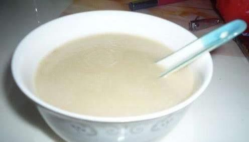 熬骨头汤时，一旦“水”用错了，汤不会浓稠也不会白，还腥味重！