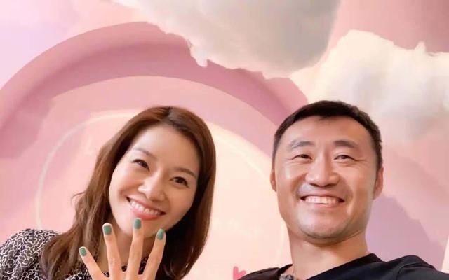 公婆|李娜结婚14年不见公婆,招待客人只点外卖,随性生活你接受吗