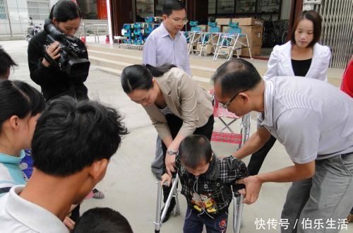 孩子|孕检发现孩子没有手脚,妈妈却坚持和医生说“生”,如今活成公主