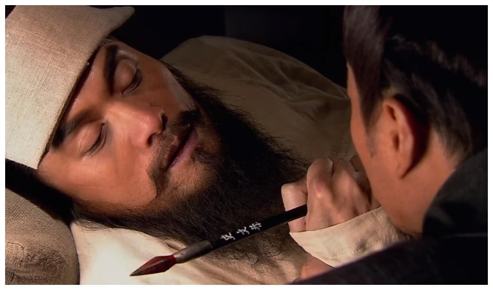 梁山@史进之死,撕开了梁山好汉的伪装,扯下了兄弟情谊的“遮羞布”