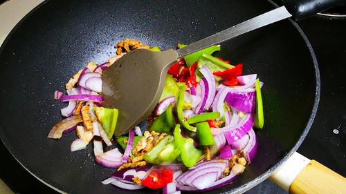 秋天，此3样食材一起炒着吃美极了，鲜美营养足，不放味精也很鲜