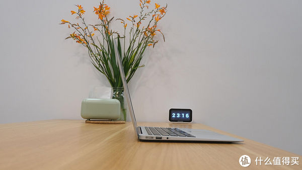 螺丝|家居改造：用电动升降桌打造我的居家办公小角落