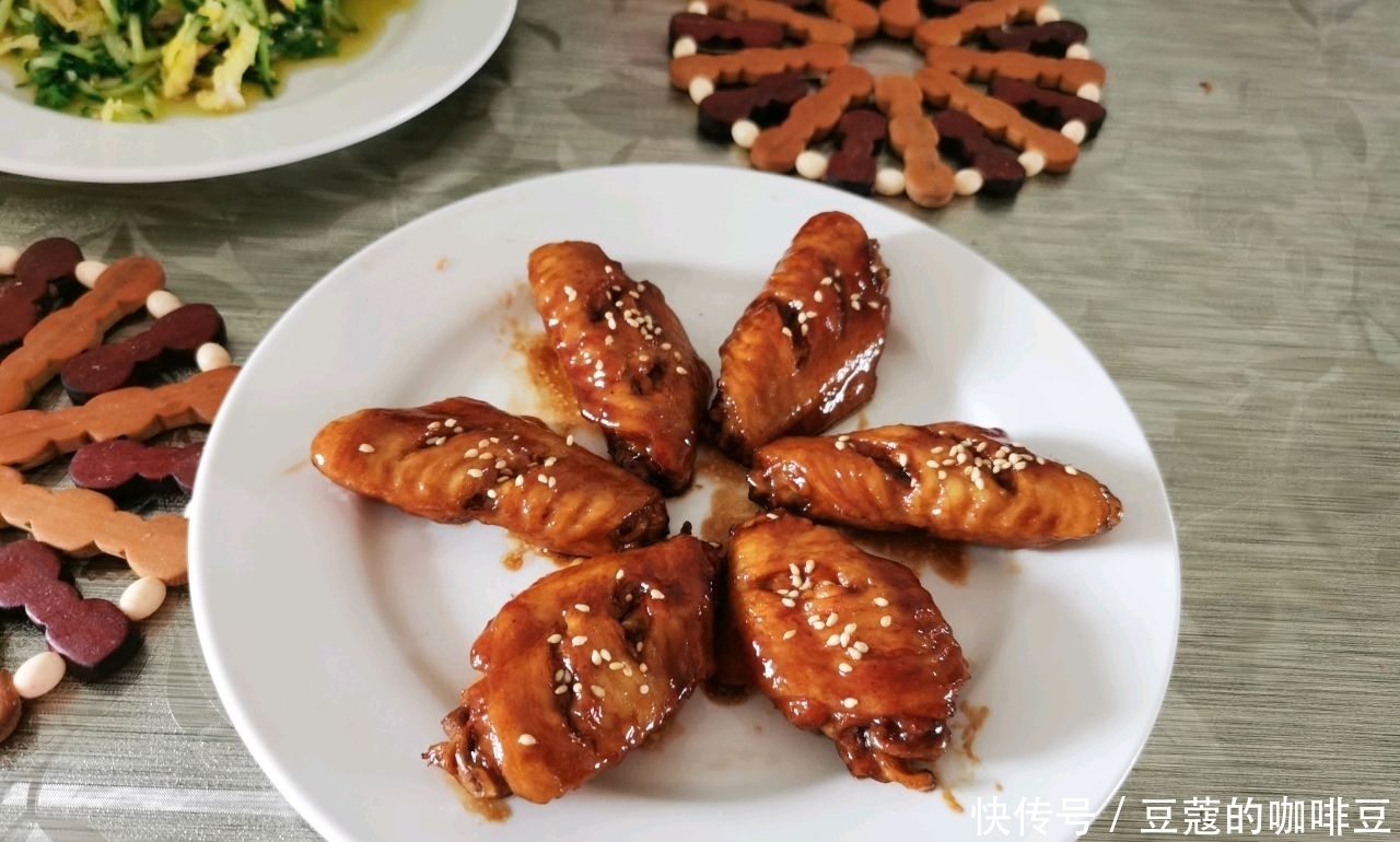 还在吃红烧鸡翅吗,这才是做鸡翅的王道,简单方便,老少皆宜