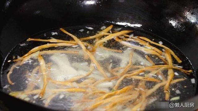 秋季要多喝这汤,看着就很有营养,暖胃又驱寒,明星在家也做了