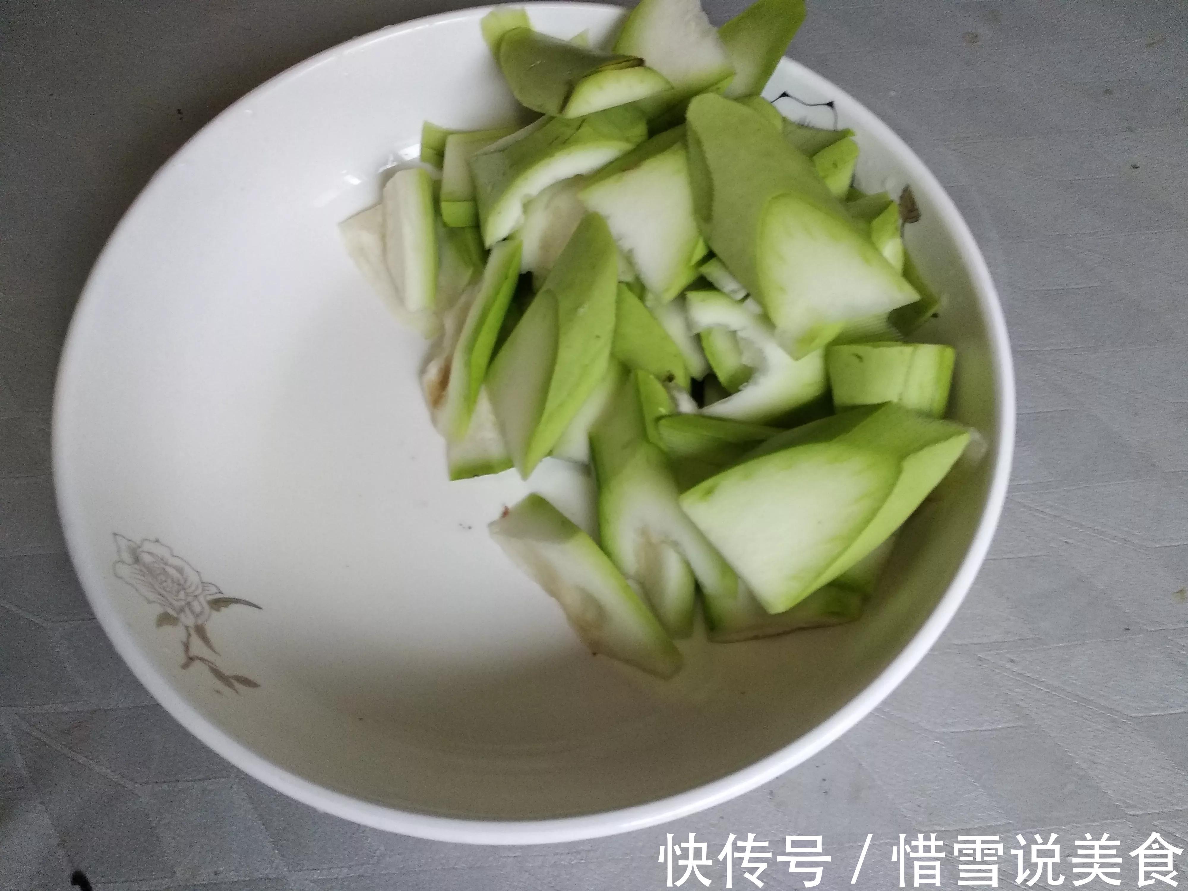 入秋后,要吃这菜得抓紧,跟骨头炖鲜嫩又营养,错过可要再等一年