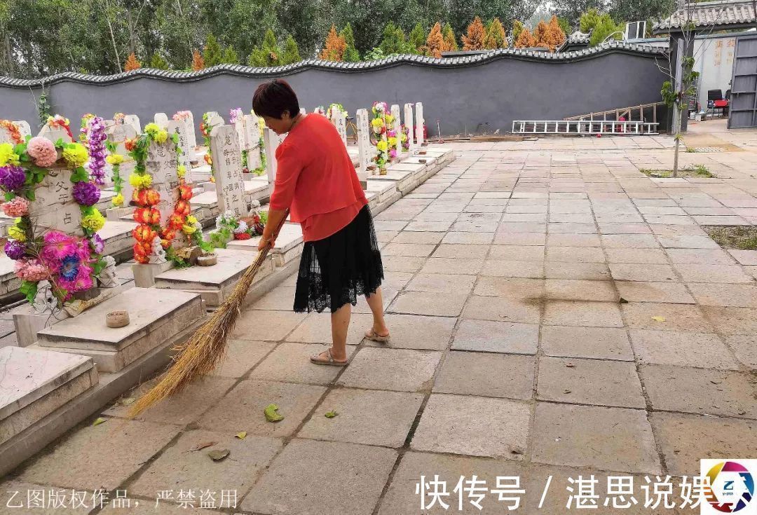 宝宝|宝宝出生140天体重仅3.7斤,从未见过妈妈,全家住墓地旁挣钱救她