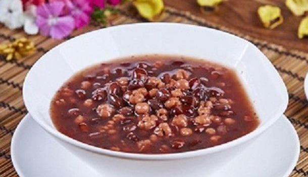 防衰|女人50岁后,早餐多喝“美容粥”,补气养胃防衰,告别“黄脸婆”