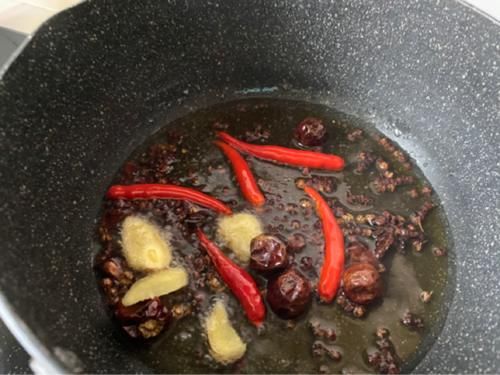  追剧小零食这样做，麻辣鲜香，超过瘾，省钱又美味，好吃到吮手指