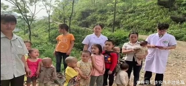 对夫妻|广西90后夫妻深居山林生了9个娃，妈妈肚子里还有一个3个月后出生