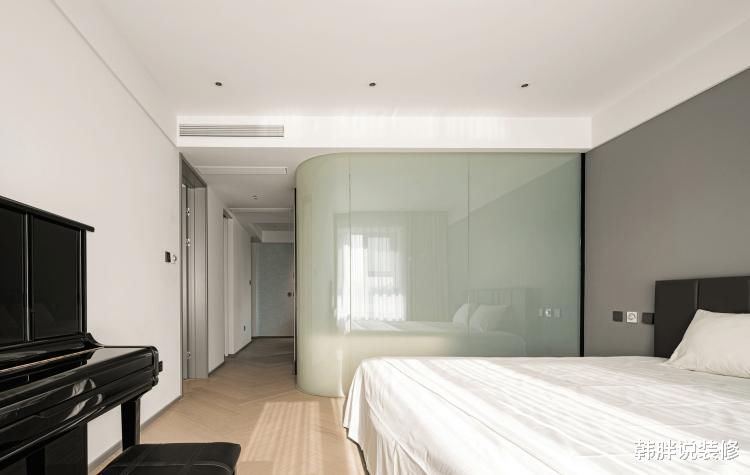 走墙|160㎡极简新房，给装修做减法，大白墙+无主灯，那叫一个高级