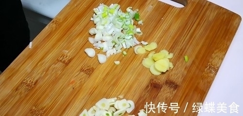 炒醋溜白菜，醋什么时候放是关键，掌握这个窍门，味道不亚于饭店