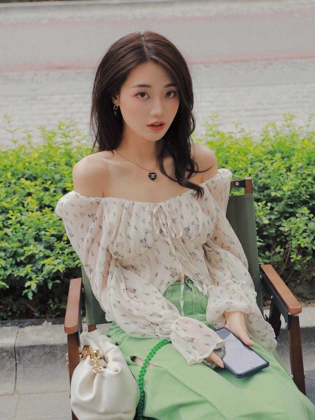 时尚博主|夏季怎么穿更温柔？这些半身裙的穿搭值得借鉴，减龄优雅又清爽