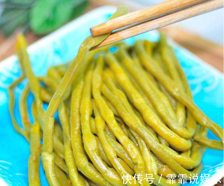 四川奶奶教你腌酸豆角,又酸又脆,1分钟学会,保证放一年都不坏