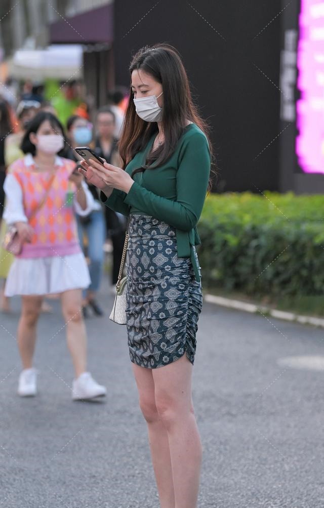 高跟鞋 裹身上衣+铅笔裙，适合H型身材的穿搭技巧，简约高级显身材！