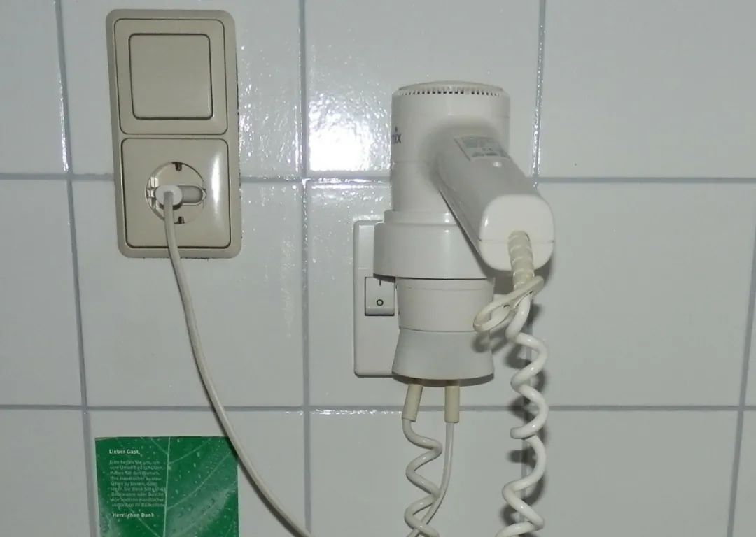 插座|卫生间的电路如何布线？掌握这些要点，装修才不被坑骗