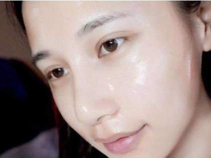 让你肌肤提前报废的坏习惯,显老不止10岁,多数女人都逃不过