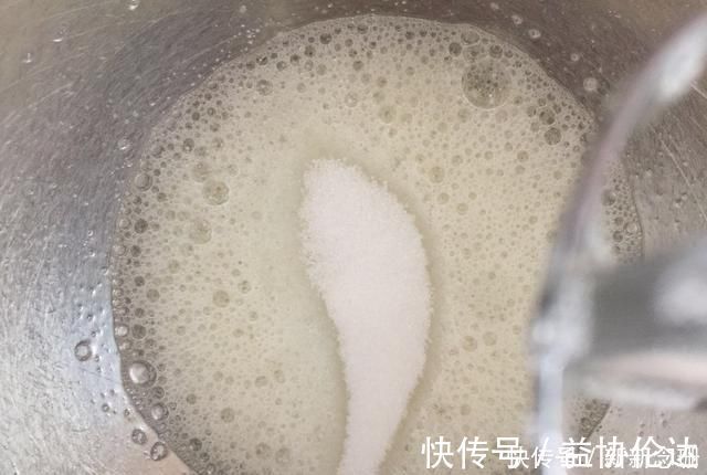 开裂|新手也会做的戚风蛋糕,不缩腰塌陷开裂,保证一次成功