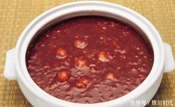 女人50岁后,早餐多喝“美容粥”,补气养胃防衰,告别“黄脸婆”