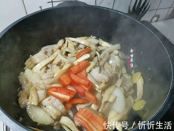 便当|上班族快手菜，炒一炒出锅，咸鲜下饭，带便当或是晚餐都不错