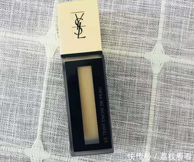 差评多,还卖很贵的粉底液!兰蔻薄纱是其一,YSL羽毛不遮瑕!