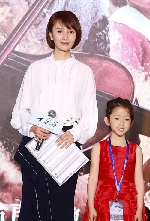 女人过了40，要会打扮自己，这3种搭配，明星潮人都在穿