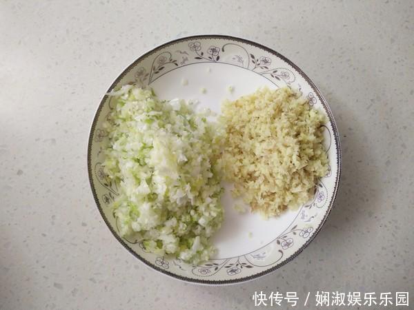 饺子里加什么最香？很多人都不知道，教你1招，保证鲜香多汁