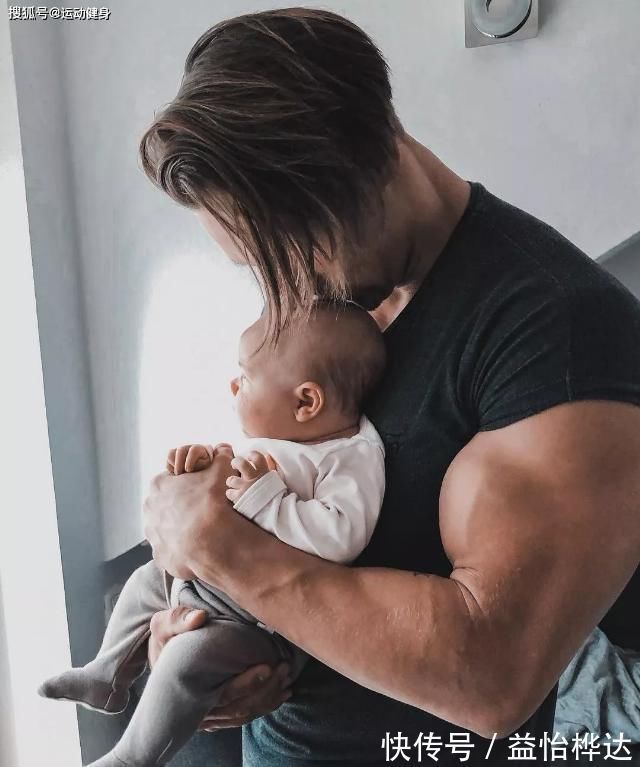 ins|臂围45cm，二头肌似小山包的猛汉奶爸，还自带肌肉抽筋绝活