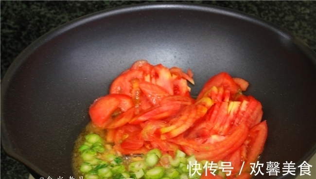 面疙瘩|此款早餐很简单,好吃易消化,不需揉面,拌一拌,煮一煮就搞定