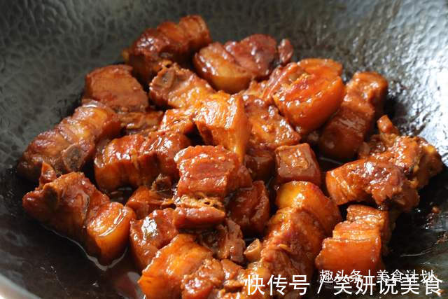 五花肉别红烧了,教你懒人吃法,一碗酱汁就搞定,鲜香入味