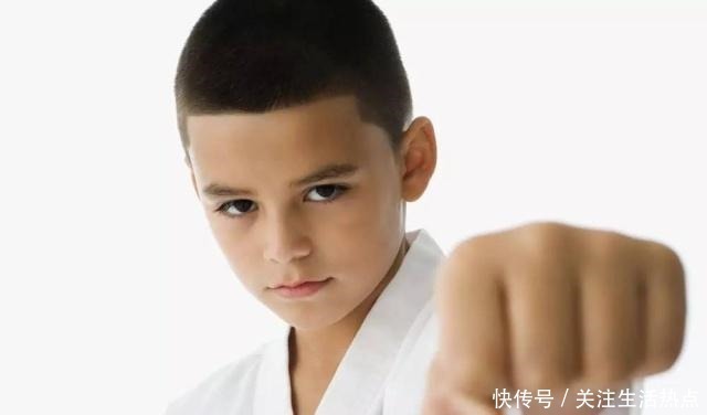 青春期|男孩长高的黄金期,可能和女孩不一样,家长最好别弄错!