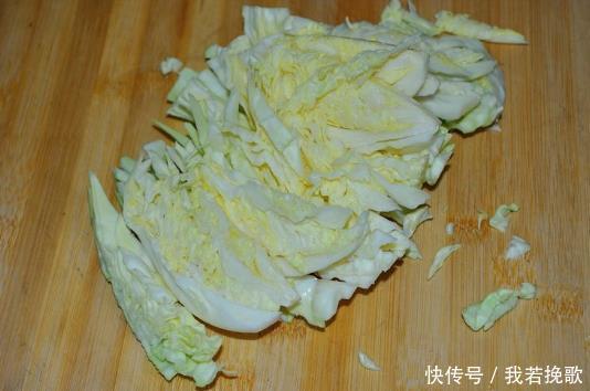别着急|甘油三酯高升不降别着急,多吃1酸、少做3事,血脂想不降都难