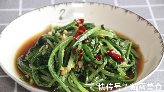 上海青|不管炒什么青菜,直接下锅炒就错大了,学会3点,青菜翠绿不发黑