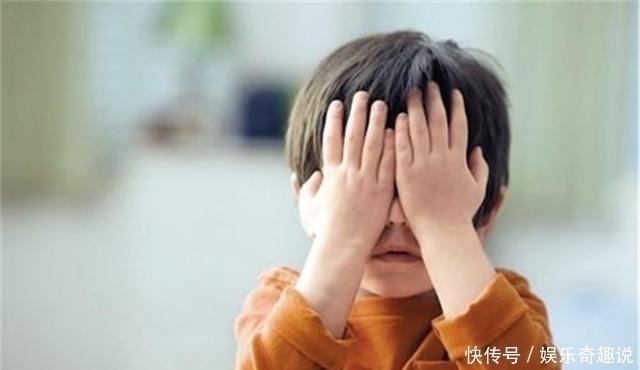 性教育|10岁儿子和妈妈进女浴室洗澡,旁人不满指责,宝妈的反应令人唏嘘