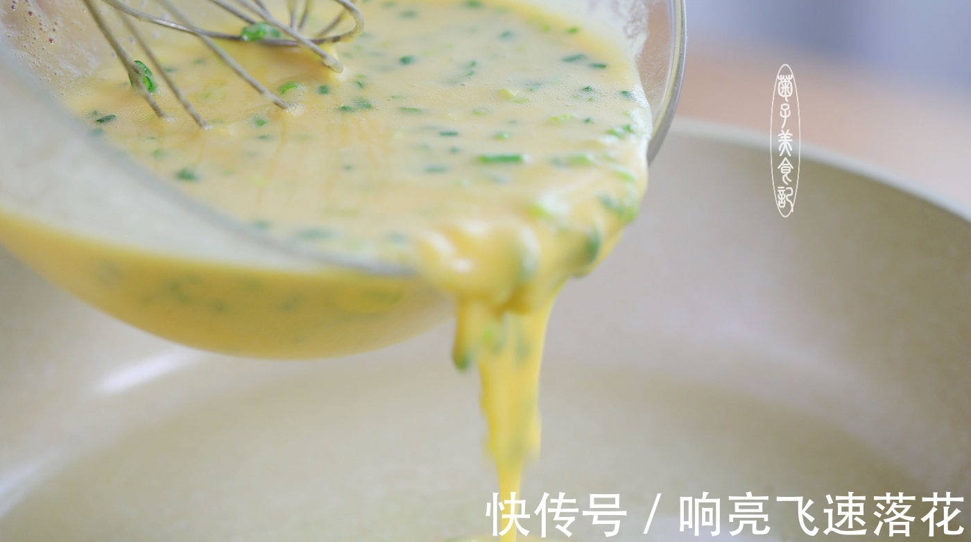 心灵鸡汤|自制葱花鸡蛋早餐饼,营养丰富味道香,上班族最爱!