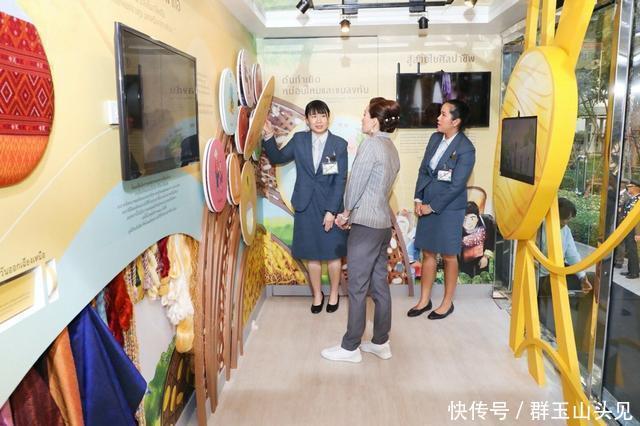 苏提达又穿长裤长袖亮相,警告诗妮娜不要穿得太清凉