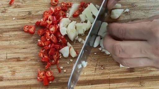 诀窍|苦瓜怎么做才好吃?只要掌握两个小诀窍,清脆爽口,一点都不苦