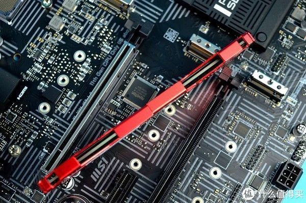 马甲|打掉核高科霸权,国产颗粒光威弈Pro DDR4 3200内存助阵11代平台