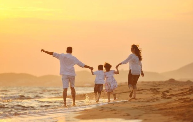 同辈们|一个家庭幸不幸福,出去吃顿饭就能看出来,藏都藏不住