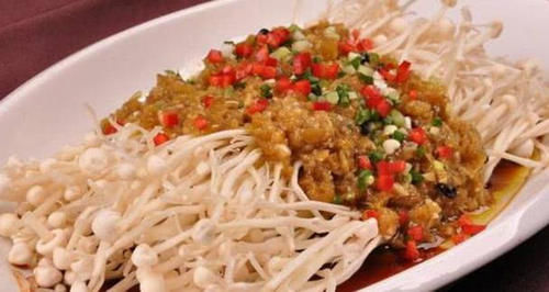 美食推荐：糖醋排骨，干锅娃娃菜，红烧鱿鱼，开胃金针菇的做法