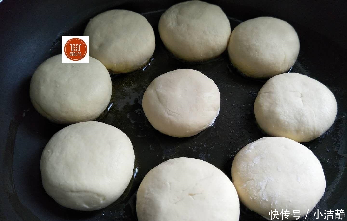 还要|玉米饼,教你一招,比城里卖的蛋糕还要好吃,儿子一下吃了5个