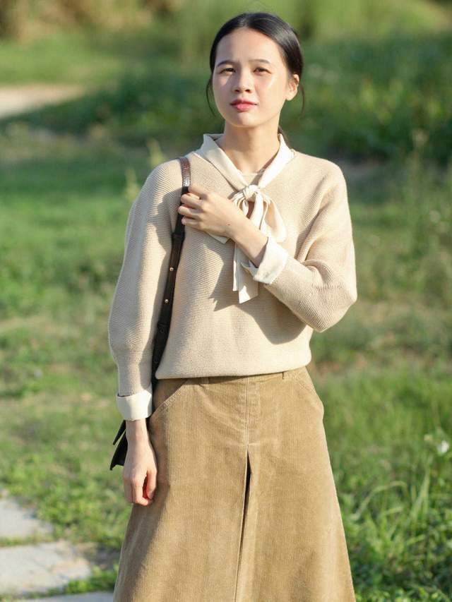 半裙|针织衫怎么穿才好看?试试这4种搭配方式,让你美到骨子里