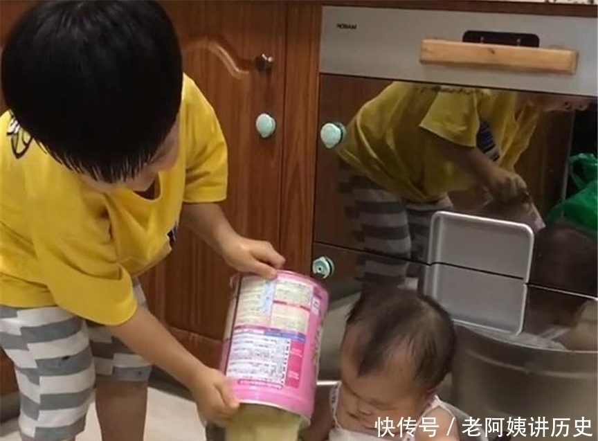 责任感|哥哥将弟弟“下锅炖了”，妈妈发现时，旁边已经准备好了“配料”