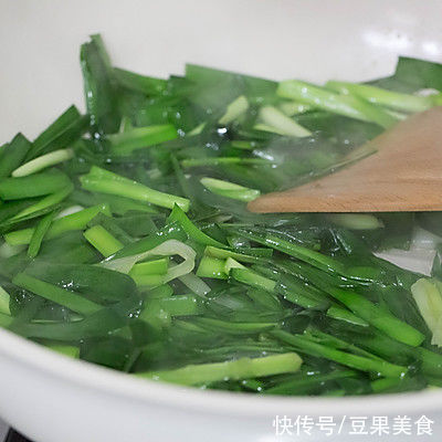 复赛|#圣迪乐鲜蛋杯复赛# 韭菜炒花甲