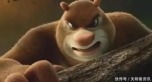 熊出没|熊出没光头强唯一一次成功砍树,熊二不但不阻止,还主动帮他砍