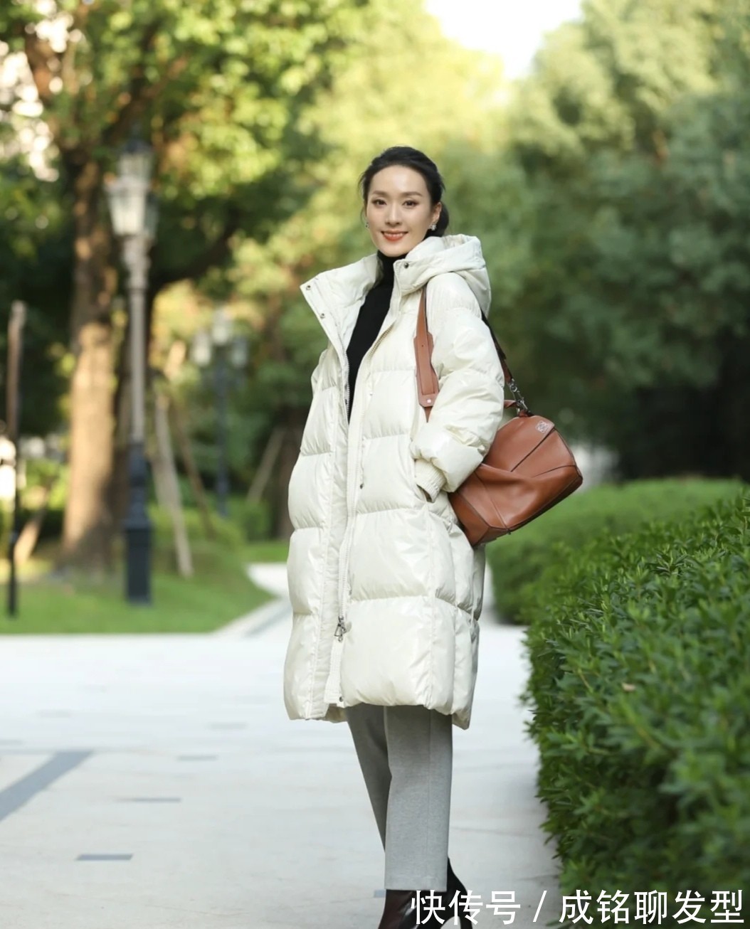 长大衣 中年女人穿搭要精不要多,有这“一衫一裙二衣”就足够,时尚减龄