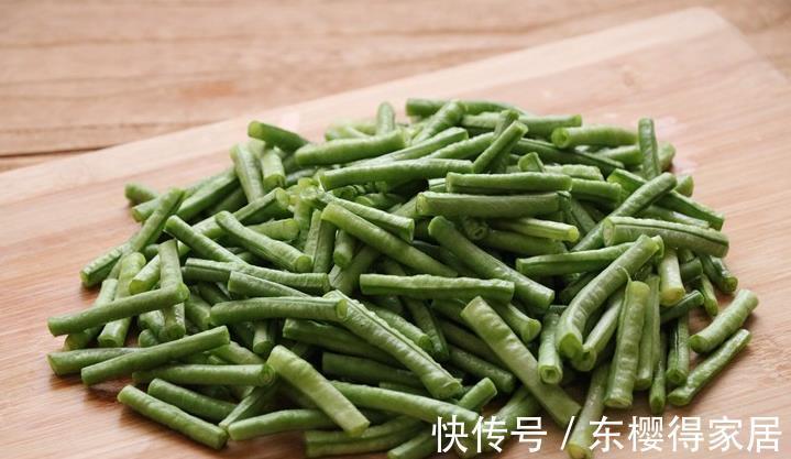 玉米粉|夏季要常吃豆角,教你简单做法,不炒不凉拌,顺应时节全家受益