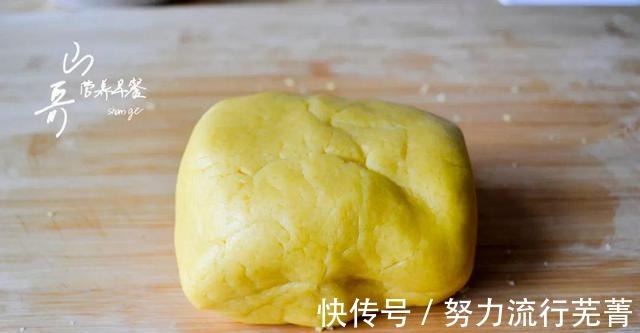 早餐|吃了半辈子面食,第一次见这个做法,不用一滴水,早餐不吃包子了!