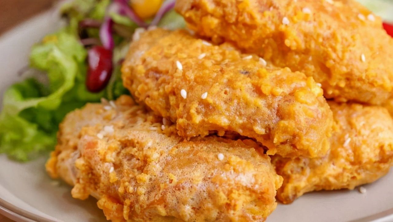 老少皆宜的家常菜，豌豆炒肉末，蛋黄鸡翅